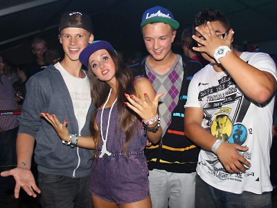 Obrazem: Sobotní noc patřila v Lomnici tancování na koupáku