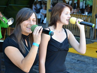 FOTO: Hasičským areálem v Košťálově opět zněla dechovka