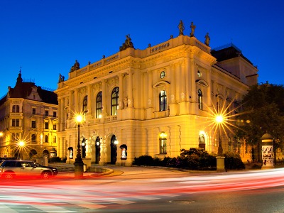 Divadlo F. X. Šaldy na 17. listopadu rozsvítí demokracii zpěvem hymny 