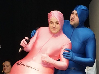 Ženy versus muži na jevišti v semilském KC Golf