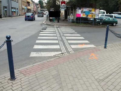 Policisté hledají svědky střetu autobusu a chodkyně v Železném Brodě