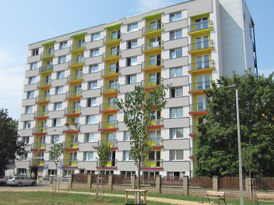 Domov pro seniory v Semilech září díky nové barevné fasádě