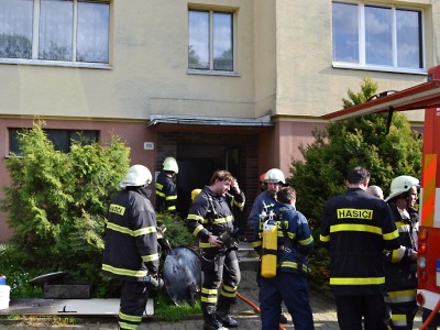 Kvůli požáru evakuovali v Železném Brodě obytný dům