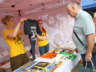 Obrazem: Farmářské trhy na náměstí T. G. M. ve Vrchlabí