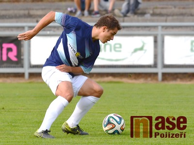 Turnov veze z hřiště v Ostré alespoň bod