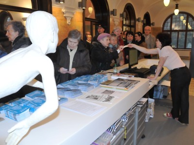 Libereckou „plovoucí“ galerii Lázně vzaly útokem stovky milovníků umění