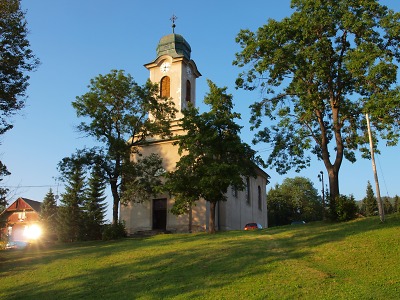 V Harrachově o prodlouženém víkendu na fotbal, minigolf i svatou pouť