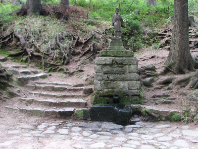 V Harrachově zahájili sbírku na opravu sochy sv. Jana Nepomuckého