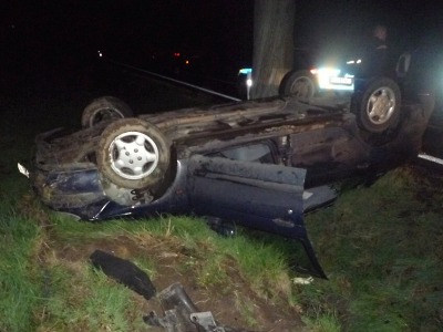 Semilští hasiči vyprošťovali auto u Železného Brodu