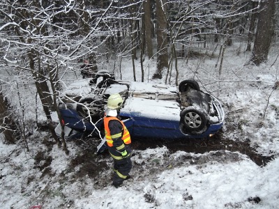 Do Pojizeří se vrátila zima, řada silnic je neprůjezdná 
