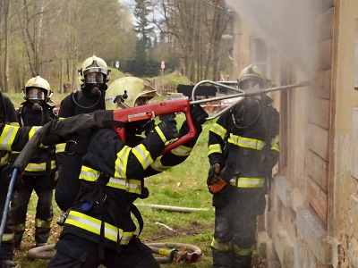 Krajští hasiči se učili ovládat Cobru