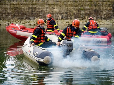 Harcovskou přehradou brázdily čluny hasičů