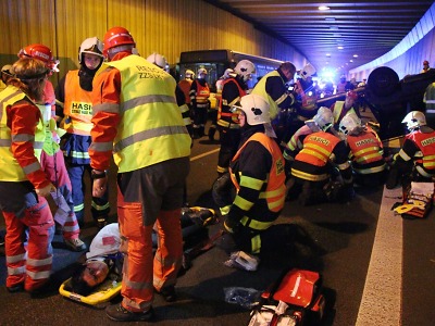 Vážná nehoda uzavřela liberecký tunel. Naštěstí šlo o cvičení