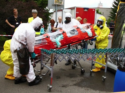 Pacient s Ebolou se objevil v Turnově. Naštěstí šlo jen o cvičení složek IZS