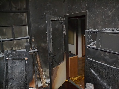 Obětavý soused vytáhl v Liberci zraněnou ženu z hořícího bytu