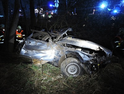 Mezi Hodkovicemi a Turnovem skončilo auto mimo silnici