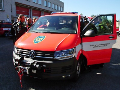 FOTO: Hasiči na turnovské stanici přivítali nový zásahový vůz