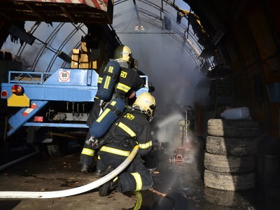 Silvestr byl perný pro krajské hasiče i záchranáře