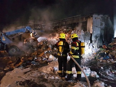 Požár zachvátil skládku druhotných surovin v Proseči nad Nisou