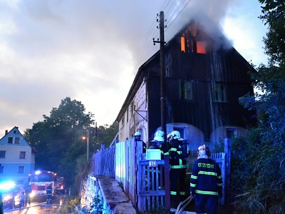 Topná sezona je tu! Hasiči radí, čeho se vyvarovat