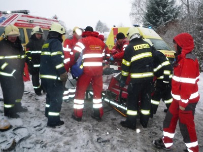 Třem mužům překazila Vánoce těžká nehoda v Čisté u Horek