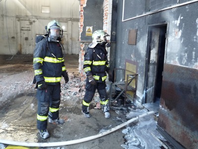 V turnovské šroubárně hořelo v objektu určeném k demolici