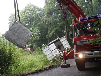Semilští hasiči pomáhali až u Frýdlantu kamionu v nesnázích