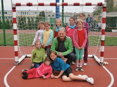 Žákyně a minižačky na prvních házenkářských mistrovských turnajích