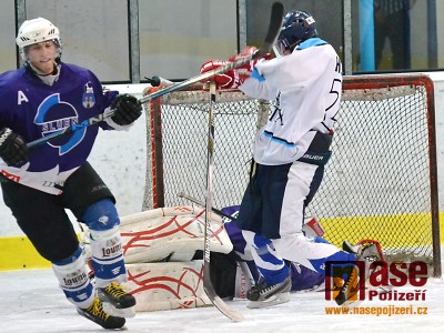 Lomničtí hokejisté zatím čekají na první body