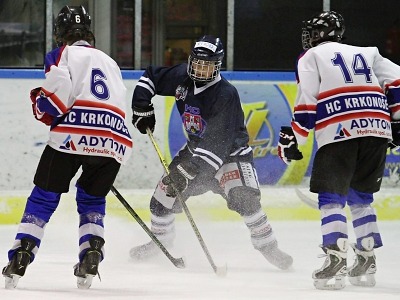 FOTO: Mladší dorost Vrchlabí zdolal na nájezdy Benátky