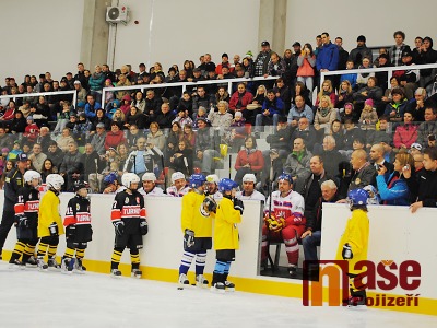 Hokejové duely Česka a Ruska přilákaly do Turnova dva tisíce diváků
