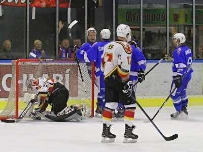 FOTO: Hokejisté Vrchlabí nastříleli Vlkům z Jablonce deset gólů