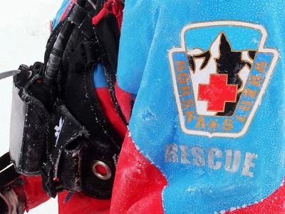 Pád dvou turistů ze Sněžky měl tragický konec