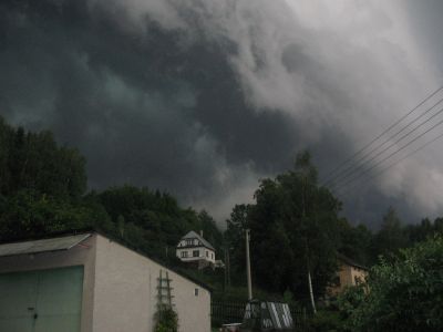 Hasiči radí, jak chránit sebe i svůj dům před bouřkou