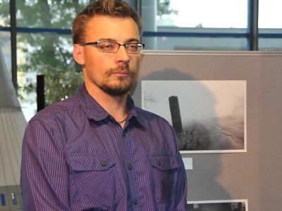 Na kraji zahájili výstavu Pavla Jakubce. Souvisí s pyrámem v Ohrazenicích