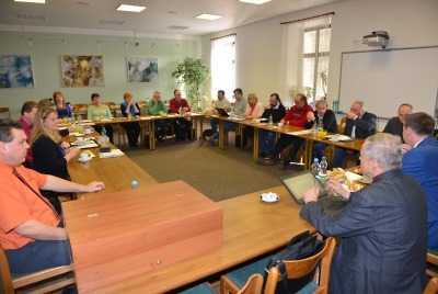 Obce Jilemnicka řešily s hejtmanem především potřebné opravy silnic