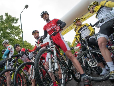 Na trať Jičínské 50 vyrazilo 300 bikerů, nejrychlejší byl Bubílek