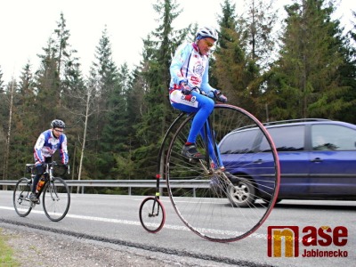 Velocipedista Josef Zimovčák potěší příznivce sérií besed