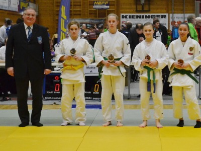 Turnovská judistka Klára Volfová veze zlato z turnaje na Slovensku