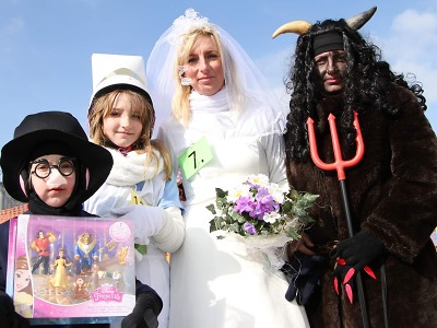 Obrazem: Karneval na lyžích na Kněžickém vrchu 2016