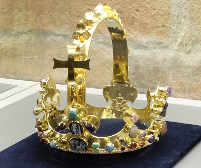 Kopii koruny Karla Velikého vystavuje klenotnice turnovského muzea