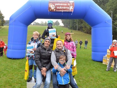 V koulení chleba ve Struhách soutěžil před 300 diváky i Roman Šebrle