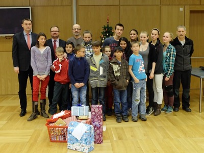 Děti ze semilského domova potěšily dárky při akci Strom splněných přání