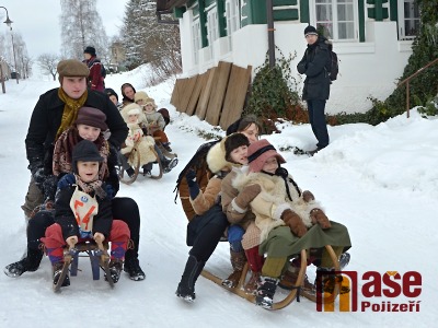 Obrazem: Krasojízdy na rohačkách popáté ve Zvědavé uličce v Jilemnici