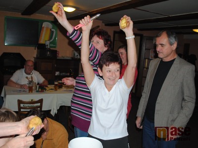 FOTO: Šampionát ve vaření kysela v Semilech znovu všechny pobavil