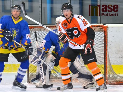 V Lomnické hokejové lize finišuje první fáze, suverénní jsou Roztoky