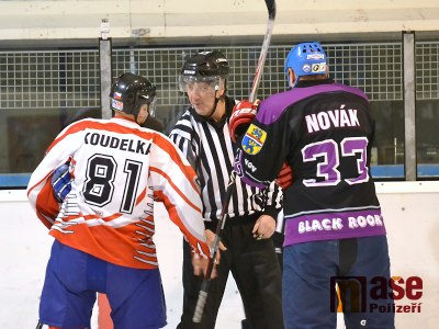 Lomnická hokejová liga zahájila boje v play off