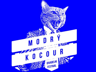 Modrý Kocour roste a spokojeně vrní