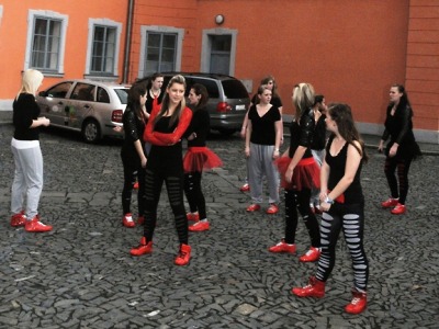 Husovo náměstí zaplní účinkující a diváci festivalu Lomnické hudební jaro