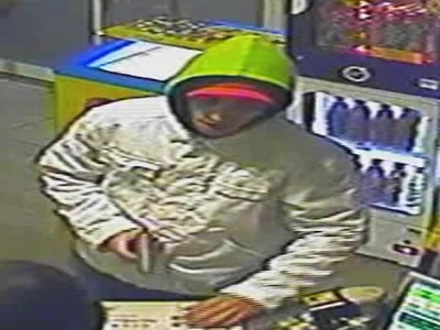 Policie žádá veřejnost o pomoc při pátrání po lupiči z liberecké benzinky